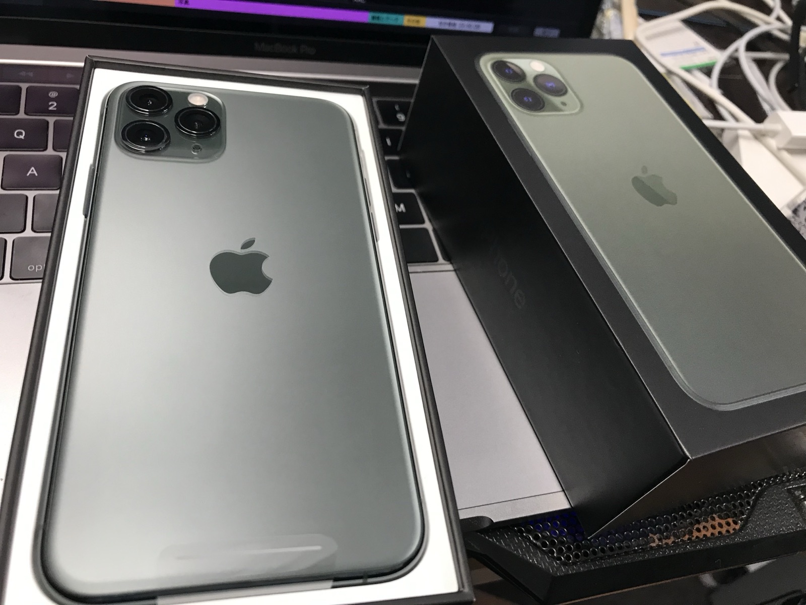 スマホ用フローティングケース